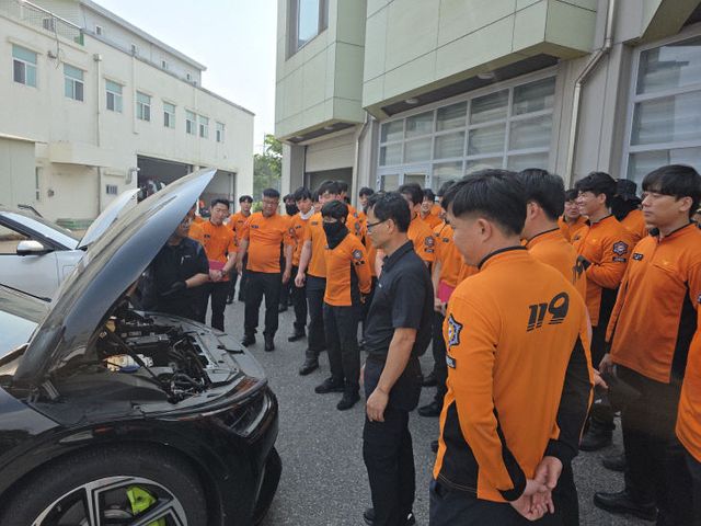서천소방서가 실시한 전기자동차 특별구조훈련