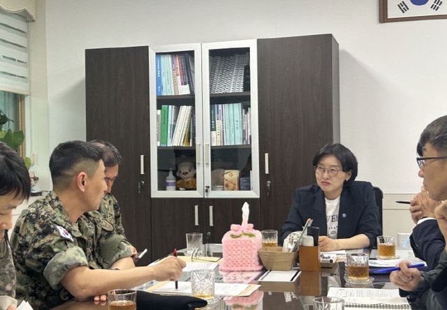 증평군 군부대와 지역 경제활성화 논의 사진 1