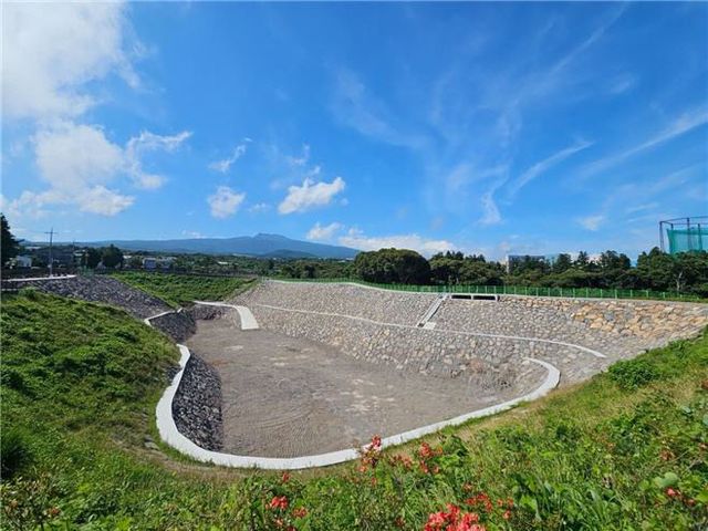 97726c9d-6793-42d1-949e-11f05d596bd6