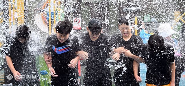 물놀이사진 중도