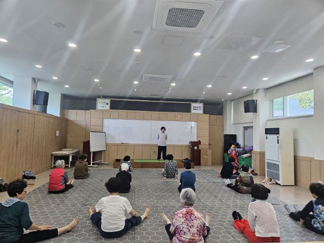 2-2.기장군 치매안심센터에서 고 있다