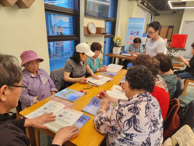 금산다락원 성인문해교육 '꿈 여는 한글교실'