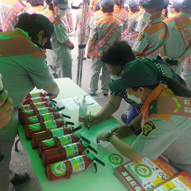 2025. 6. 5. 천안동남소방서, 소화기 나눔 행사