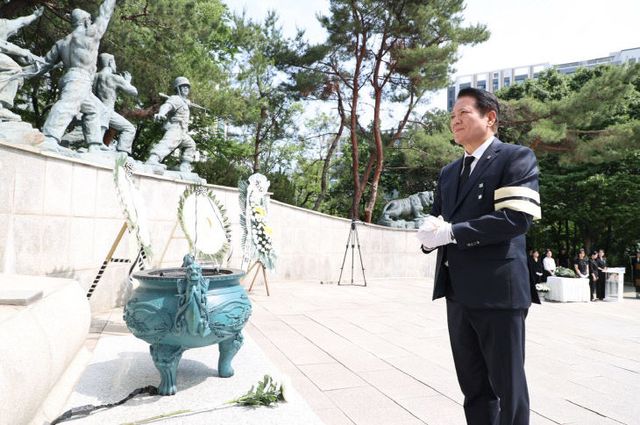 최대호 안양시장 헌화