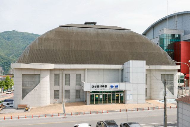 보도 1) 문화체육센터(동관) 사진