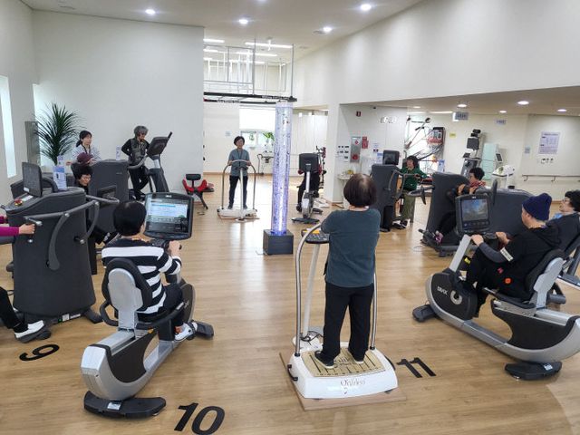 ‘2025년 상반기 중장년 근감소 예방 근력운동’ 수료식 ‘성료