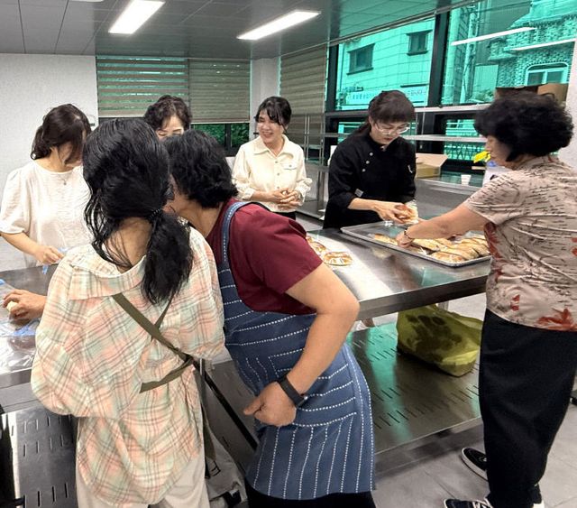 여성회관, 제빵기능사 자격증반 재능기부