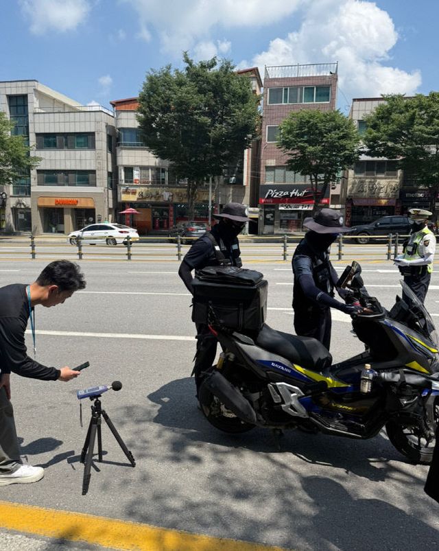 … 도심 내 불법소음 차량 집중 단속1