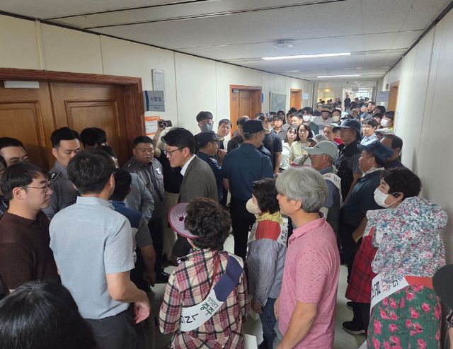 LNG 건립 범시민 반대대책위 시장실 항의 방문