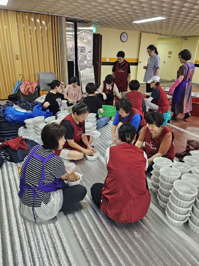 보도 3) 사랑의 삼계탕 나눔 행사_여성단체협의회(1)