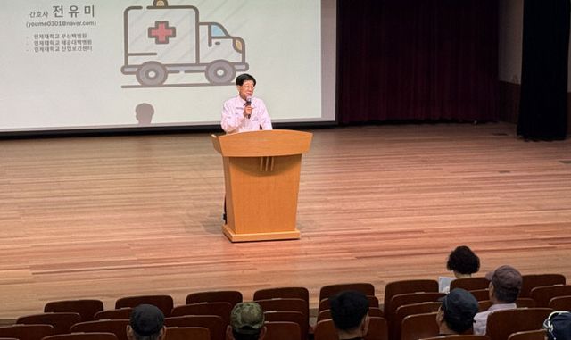 2-1.정종복 기장군수가 현업 근로자 안전교고 있다