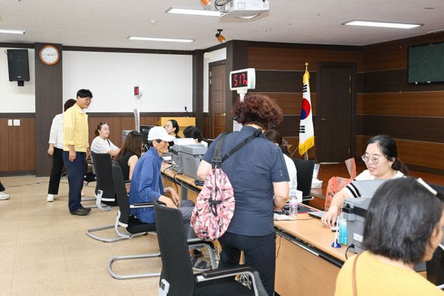 민생회복 소비쿠폰」 첫 날