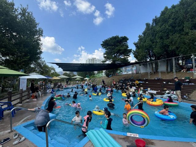 24년 두계천 생태공원 물놀이장 전경