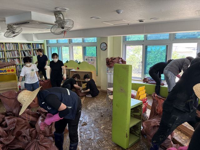 수해복구 지원(용연유치원) (1)