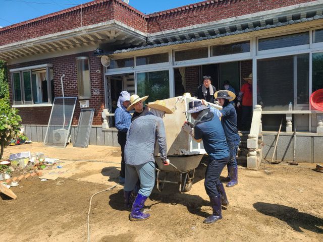 합천군의회, 신속한 일상으로 복귀를 위한 수해복구 활동 추진