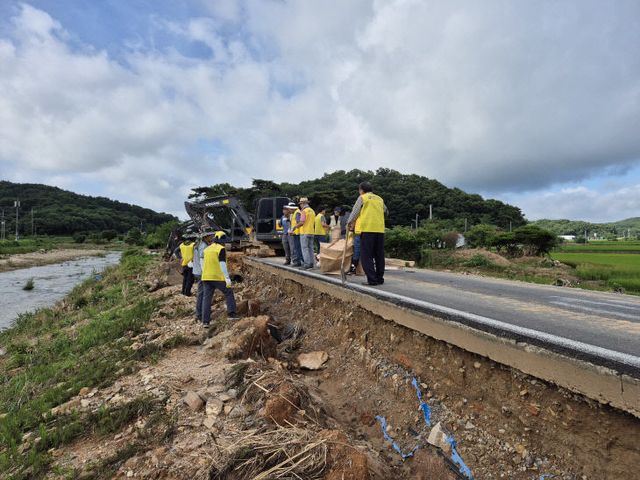 사본 -(사진4)전문건설협회 염솔천 수해복구1