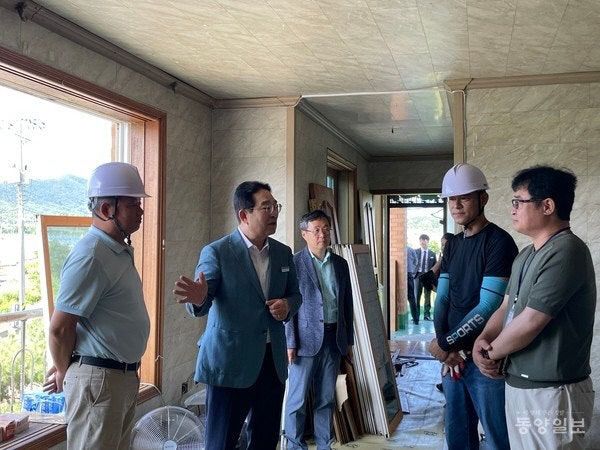 황규철 옥천군수, 다자녀 가정 주거환경 개선사업 격려