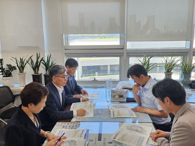 김영식 25일 기획재정부 최용호 국토교통예산과장을