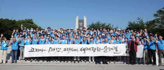 김동연 경기지사, ‘광복80주년’ 경기둘레길 도보1