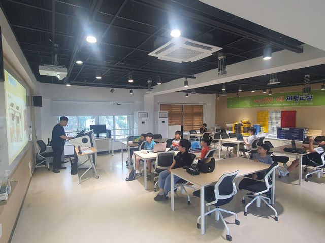 충주교육지원청, 2025. 여름방학 SW·AI 영재교실 운영