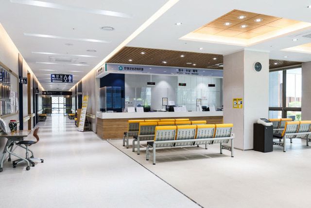 보도 1) 단양군보건의료원 로비