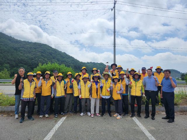 8.봉산면 노인회 환경정화 활동모습