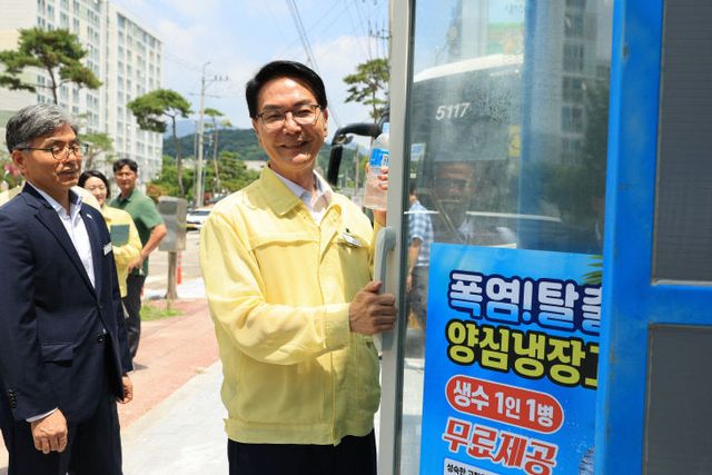 심덕섭 고창군수, 임시터미널 운영 현장점검(4)