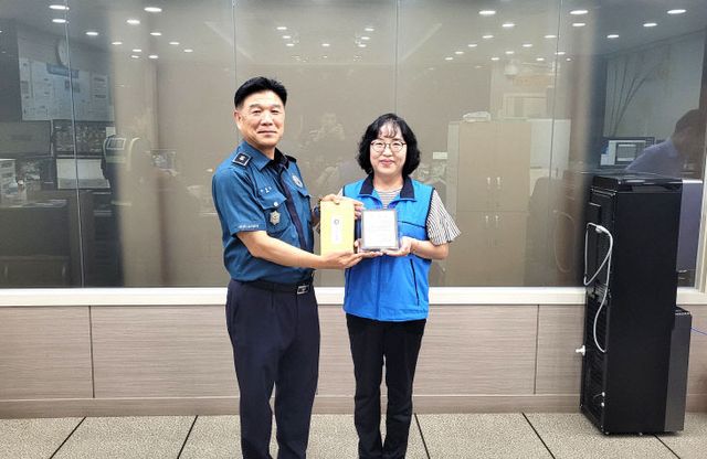 250708 고창경찰서, 고창군 통합관제센터에 감사장 전달