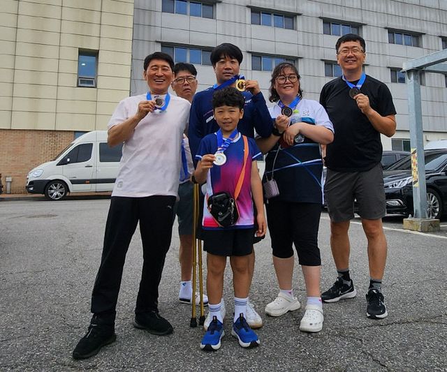 세종시 소속 장애인배드민턴 선수단 단체사진(체육진흥과)