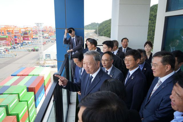 [250813 보도사진1] 신항 7부두 완전기장