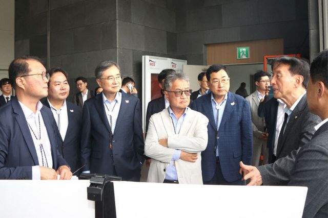 조현 외교부 장관 경주서 준비상황 점검