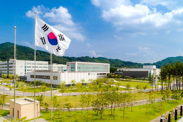 ⑥-2 국방대학교 전경(여름)