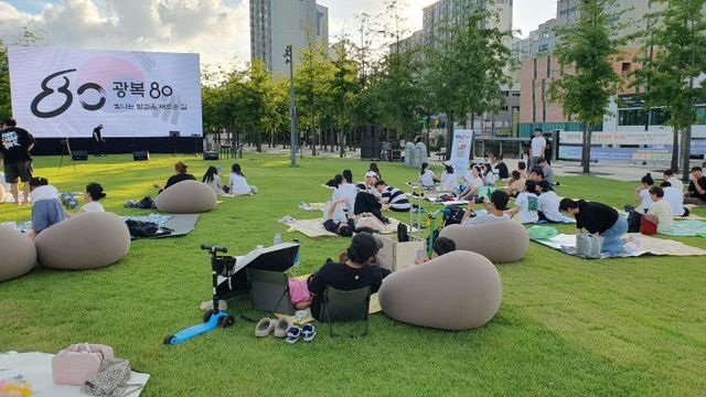 보도자료 사진_잔디밭 영화제