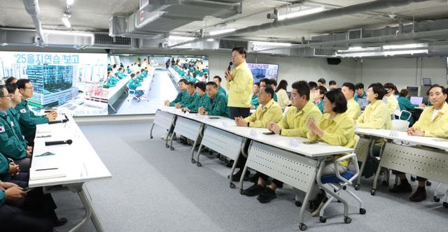 경기도의회 더민주 대표단, 을지연습 근무자 격려.