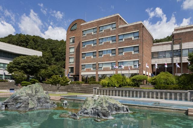 [크기변환]상명대 송백관 전경