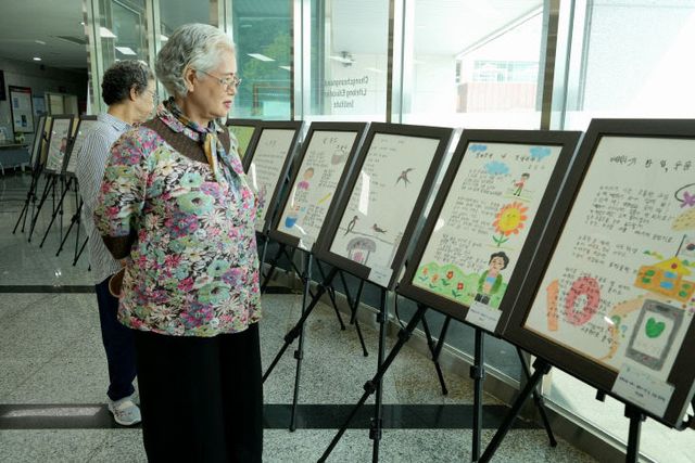 [사진자료]성인문해 시화전 개최(2)