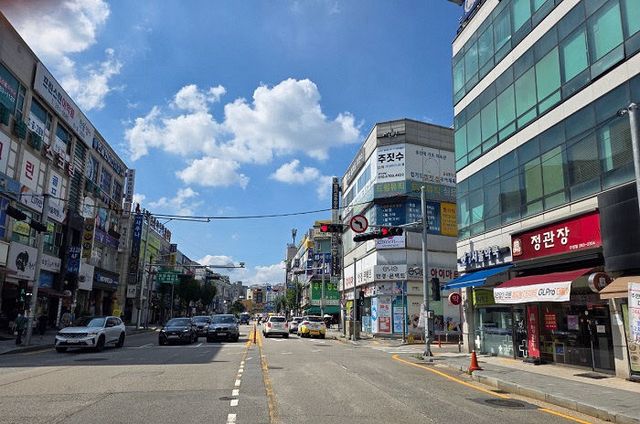 2. 제15호 골목형상점가로 지정된 구성언남 골목형상점가 전경