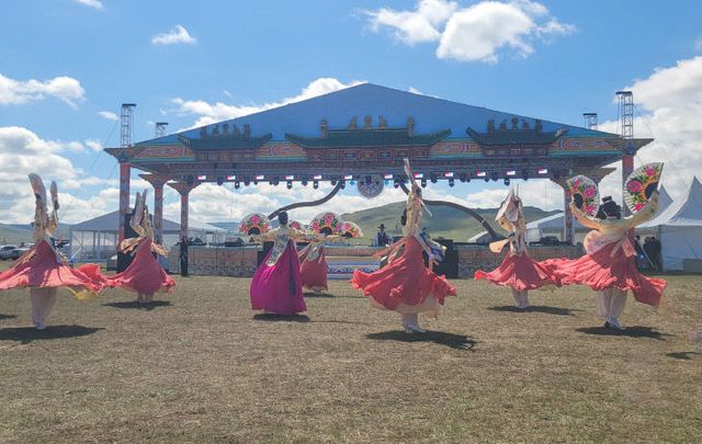 몽골 노마드 세계문화축제 전통춤 공연 모습