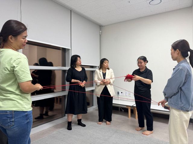 보도 4) 가족 센터 프로그램 사진(1)