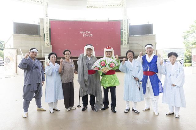 김동연 경기지사, 깨끼춤 ‘양주별산대놀이’ 이수자 응원