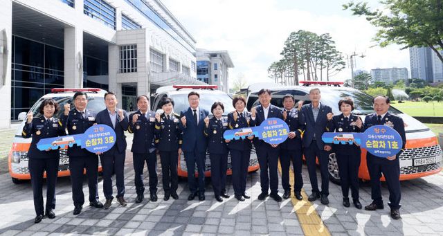 2025-08-29 의용소방대 다기능순찰차 전달식 (10)