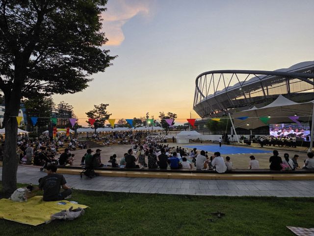 마지막 달빛영화제와 나이트마켓 성료