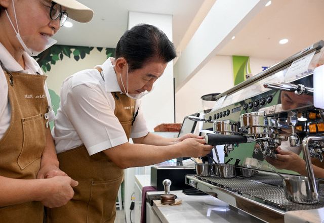 2.노인복지과(어르신이 직접 내리는 커피, 시민 일상 속으로