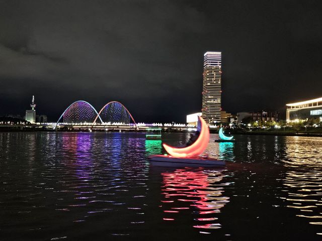 사진2(딜라잇 문보트)