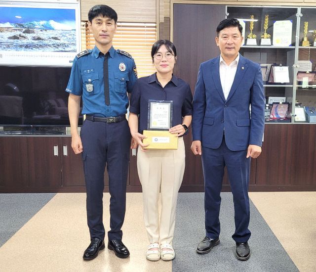 보이스피싱 막은 선운산 농협 직원에 감사장 전달