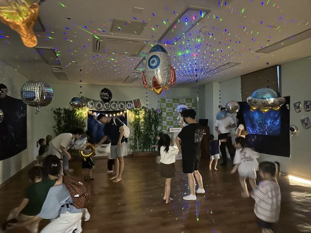 _여름밤에 놀(면서) 자(란다)!’ 사진