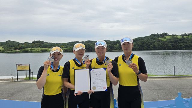 쿼드러플 스컬(최서현, 최수진, 김하영, 조선형)