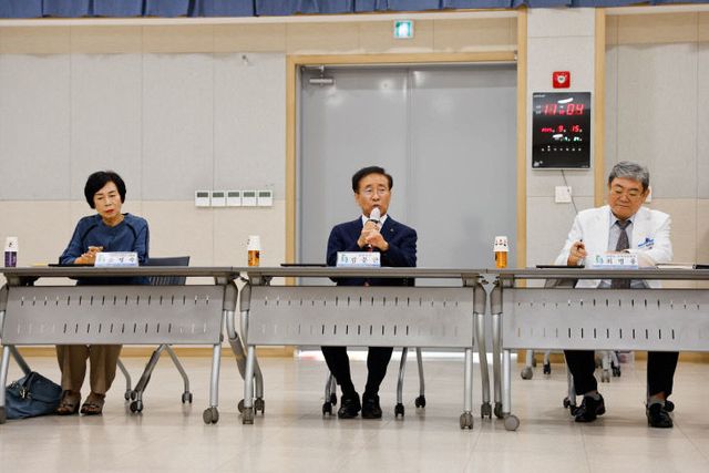 보도 3) 간담회(1)