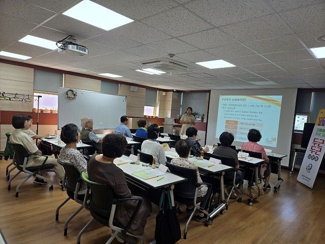 10. 파주시, 치매예방프로그램 ‘두근두근뇌운동’ 운영