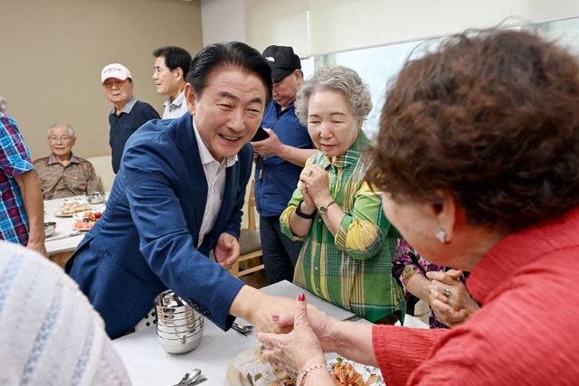 노인복지과(의정부시, 롯데캐슬골드파크2단지 경로당 찾아 어르